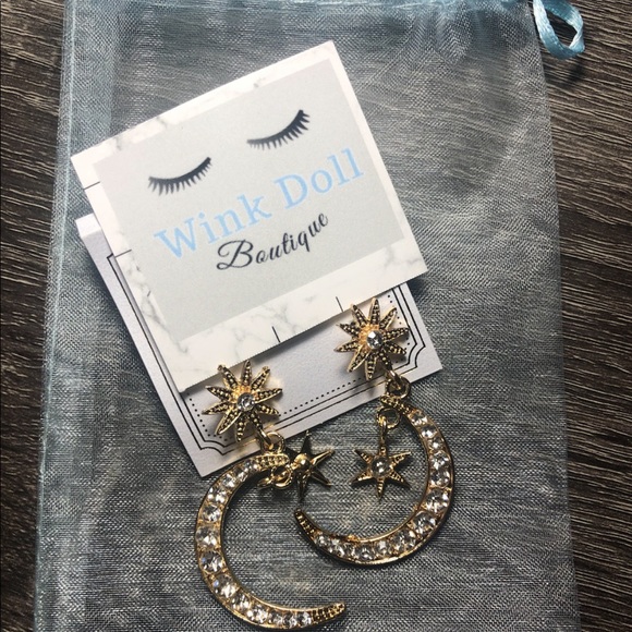 None Jewelry - Star and moon earrings